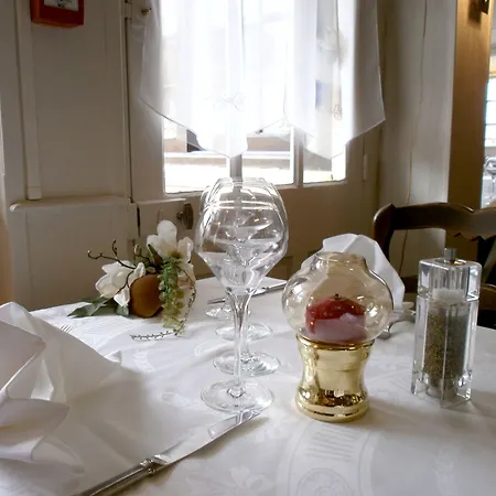 Logis Restaurant Du Cheval Blanc Szálloda Le Mesnil-Mauger