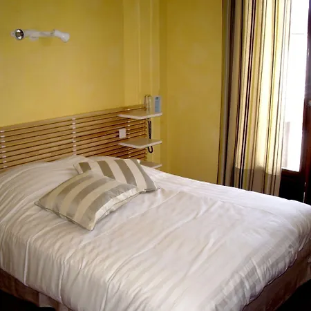 Logis Restaurant Du Cheval Blanc Le Mesnil-Mauger