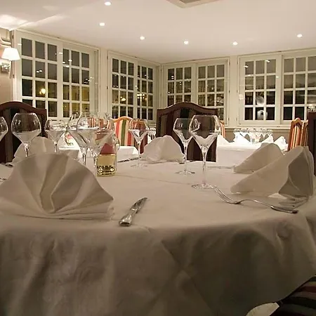 Logis Restaurant Du Cheval Blanc 호텔 3*