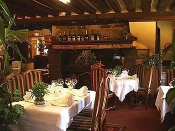 Logis Restaurant Du Cheval Blanc Crèvecoeur-en-Auge