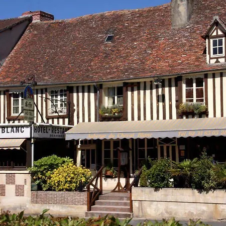 Logis Restaurant Du Cheval Blanc 호텔