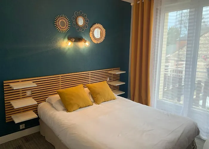 Du Cheval Blanc Hotel Crèvecoeur-en-Auge