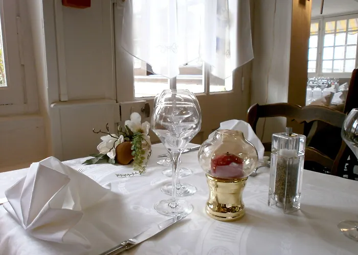 Du Cheval Blanc Hotel Crèvecoeur-en-Auge